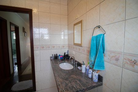 Casa à venda com 350m², 5 quartos e 5 vagasBANHEIRO 