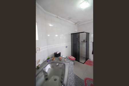Casa à venda com 350m², 5 quartos e 5 vagasBANHEIRO DA SUÍTE 1