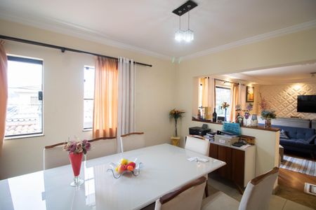 Casa à venda com 350m², 5 quartos e 5 vagasSALA DE JANTAR