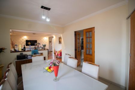 Casa à venda com 350m², 5 quartos e 5 vagasSALA DE JANTAR