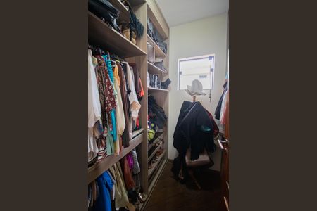 Casa à venda com 350m², 5 quartos e 5 vagasSUÍTE 1