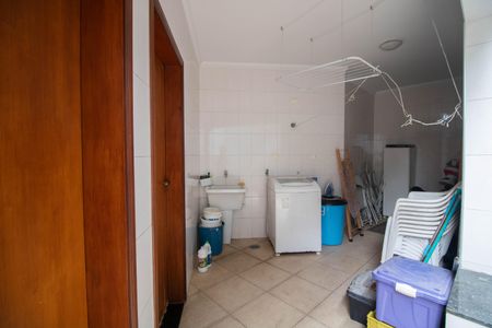 Casa à venda com 350m², 5 quartos e 5 vagasÁREA DE SERVIÇO