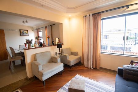 Casa à venda com 350m², 5 quartos e 5 vagasSALA