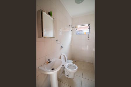Casa à venda com 350m², 5 quartos e 5 vagasBANHEIRO DA ÁREA DE SERVIÇO
