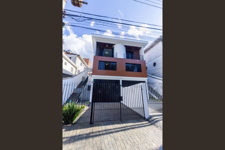 Casa para alugar com 200m², 3 quartos e 4 vagas Casa para alugar com 200m², 3 quartos e 4 vagasFachada