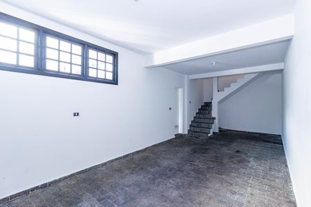 Casa para alugar com 200m², 3 quartos e 4 vagas Casa para alugar com 200m², 3 quartos e 4 vagasGaragem