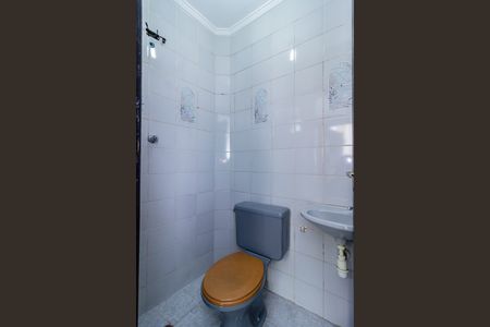 Casa para alugar com 200m², 3 quartos e 4 vagas Casa para alugar com 200m², 3 quartos e 4 vagasBanheiro dos Fundos