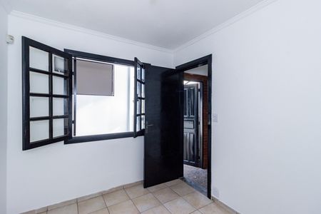 Casa para alugar com 200m², 3 quartos e 4 vagas Casa para alugar com 200m², 3 quartos e 4 vagasQuarto dos Fundos