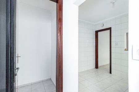Casa para alugar com 200m², 3 quartos e 4 vagas Casa para alugar com 200m², 3 quartos e 4 vagasDispensa e Cozinha