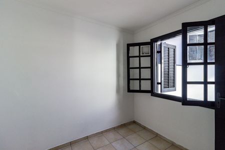 Casa para alugar com 200m², 3 quartos e 4 vagas Casa para alugar com 200m², 3 quartos e 4 vagasQuarto dos Fundos