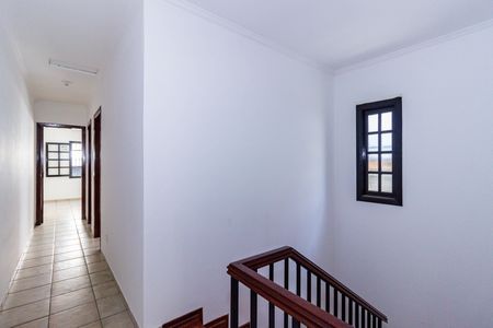Casa para alugar com 200m², 3 quartos e 4 vagas Casa para alugar com 200m², 3 quartos e 4 vagasCorredor Superior