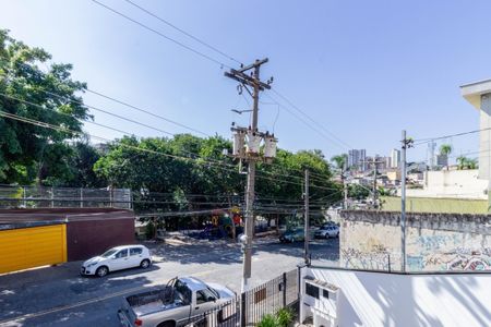 Vista Sala de casa para alugar com 3 quartos, 200m² em Jardim Monjolo, São Paulo