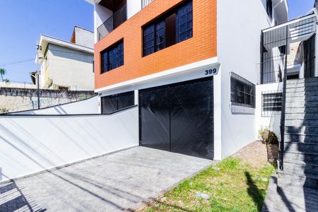 Casa para alugar com 200m², 3 quartos e 4 vagas Casa para alugar com 200m², 3 quartos e 4 vagasQuintal