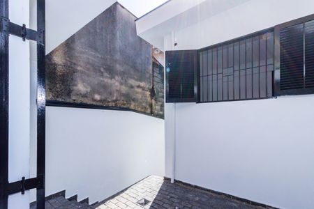 Casa para alugar com 200m², 3 quartos e 4 vagas Casa para alugar com 200m², 3 quartos e 4 vagasVista Quarto dos Fundos