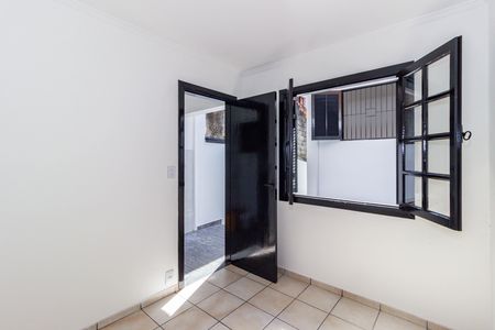 Casa para alugar com 200m², 3 quartos e 4 vagas Casa para alugar com 200m², 3 quartos e 4 vagasQuarto dos Fundos