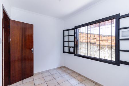 Casa para alugar com 200m², 3 quartos e 4 vagas Casa para alugar com 200m², 3 quartos e 4 vagasQuarto 2