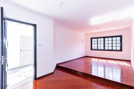 Sala de casa para alugar com 3 quartos, 200m² em Jardim Monjolo, São Paulo