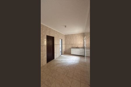 Cozinha de casa para alugar com 2 quartos, 60m² em Vila Ramos, São Paulo