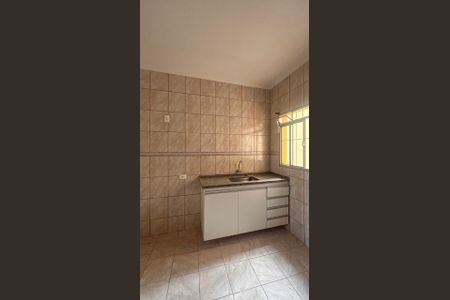 Cozinha de casa para alugar com 2 quartos, 60m² em Vila Ramos, São Paulo
