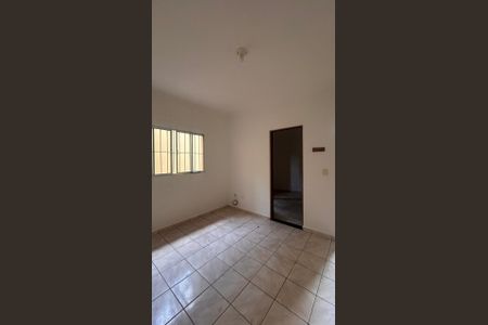 Casa para alugar com 60m², 2 quartos e sem vaga Casa para alugar com 60m², 2 quartos e sem vagaQuarto