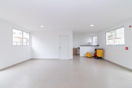 Apartamento para alugar com 33m², 2 quartos e sem vagaÁrea comum - Salão de festas