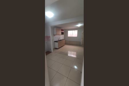 Cozinha de casa para alugar com 2 quartos, 200m² em Santa Genoveva, Goiânia