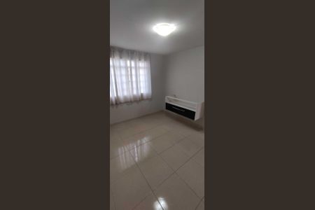 Sala de casa para alugar com 2 quartos, 200m² em Santa Genoveva, Goiânia