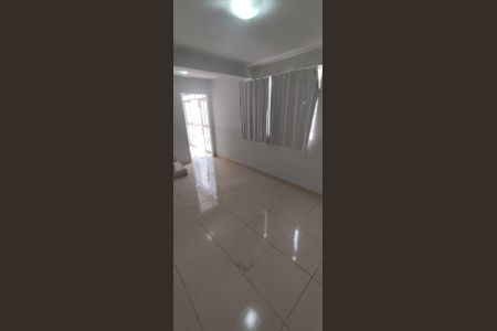 Sala de casa para alugar com 2 quartos, 200m² em Santa Genoveva, Goiânia