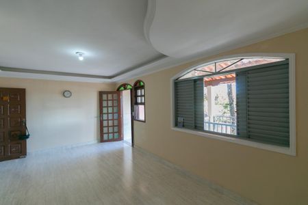 Casa para alugar com 3 quartos, 200m² em Etelvina Carneiro, Belo Horizonte