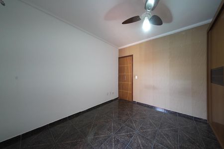 Casa para alugar com 250m², 3 quartos e 3 vagasSuíte