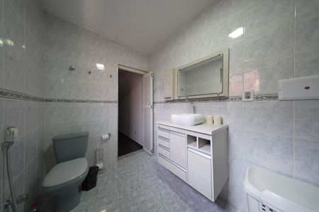 Casa para alugar com 250m², 3 quartos e 3 vagasBanheiro da Suíte