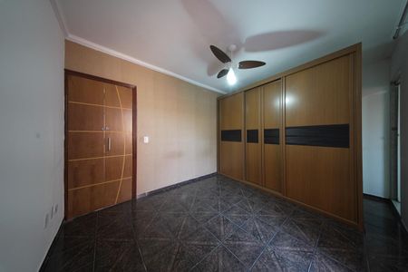 Casa para alugar com 250m², 3 quartos e 3 vagasSuíte