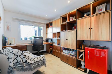 Apartamento à venda com 196m², 3 quartos e 3 vagasEscritório