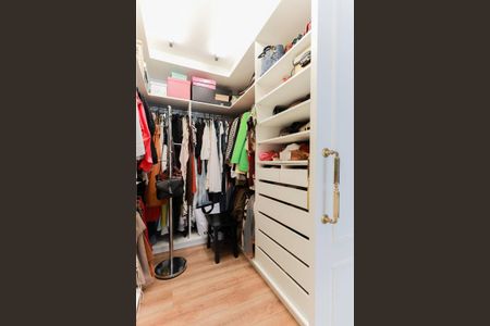 Apartamento à venda com 196m², 3 quartos e 3 vagasCloset 1 da suíte 1