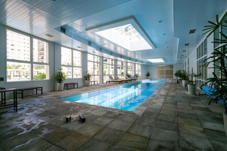 Apartamento à venda com 196m², 3 quartos e 3 vagasÁrea comum - Piscina coberta