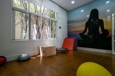 Apartamento à venda com 196m², 3 quartos e 3 vagasÁrea comum - Espaço de alongamento