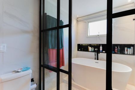 Apartamento à venda com 196m², 3 quartos e 3 vagasBanheiro da suíte 1