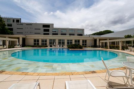 Apartamento à venda com 196m², 3 quartos e 3 vagasÁrea comum - Piscina