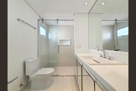 Apartamento para alugar com 126m², 2 quartos e 2 vagas Apartamento para alugar com 126m², 2 quartos e 2 vagasBanheiro da Suíte 1
