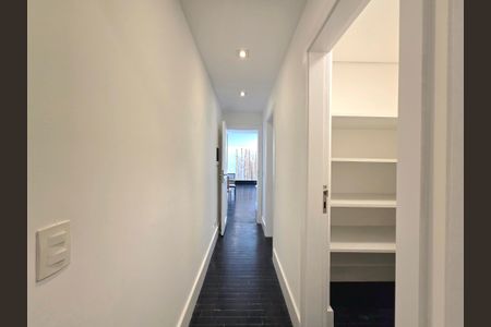 Apartamento para alugar com 126m², 2 quartos e 2 vagas Apartamento para alugar com 126m², 2 quartos e 2 vagasCorredor