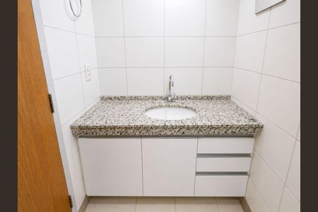 Banheiro de apartamento para alugar com 2 quartos, 63m² em Residencial Eldorado, Goiânia