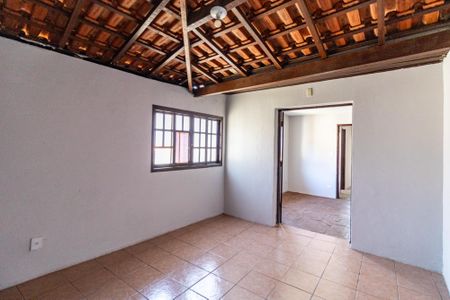 Casa à venda com 130m², 3 quartos e 4 vagas