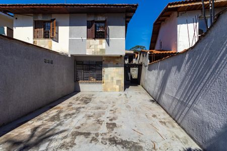 Casa à venda com 130m², 3 quartos e 4 vagas