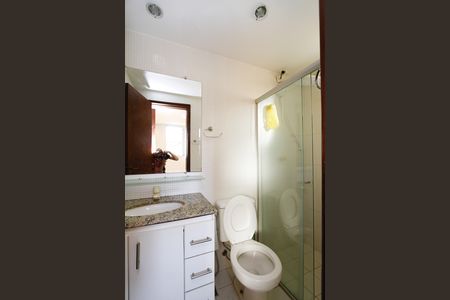 Apartamento à venda com 77m², 3 quartos e 2 vagasBanheiro da Suíte