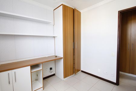 Apartamento à venda com 77m², 3 quartos e 2 vagasQuarto 1