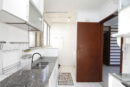 Apartamento à venda com 77m², 3 quartos e 2 vagasCozinha