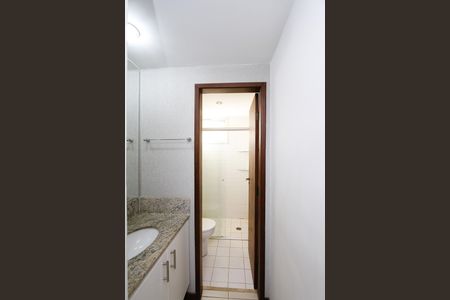 Apartamento à venda com 77m², 3 quartos e 2 vagasBanheiro Social