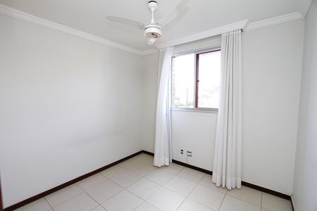 Apartamento à venda com 77m², 3 quartos e 2 vagasQuarto 1