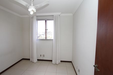 Apartamento à venda com 77m², 3 quartos e 2 vagasQuarto 2