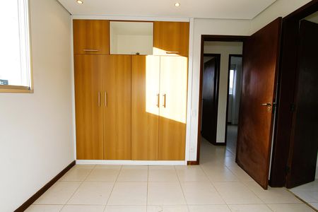 Apartamento à venda com 77m², 3 quartos e 2 vagasSuíte
